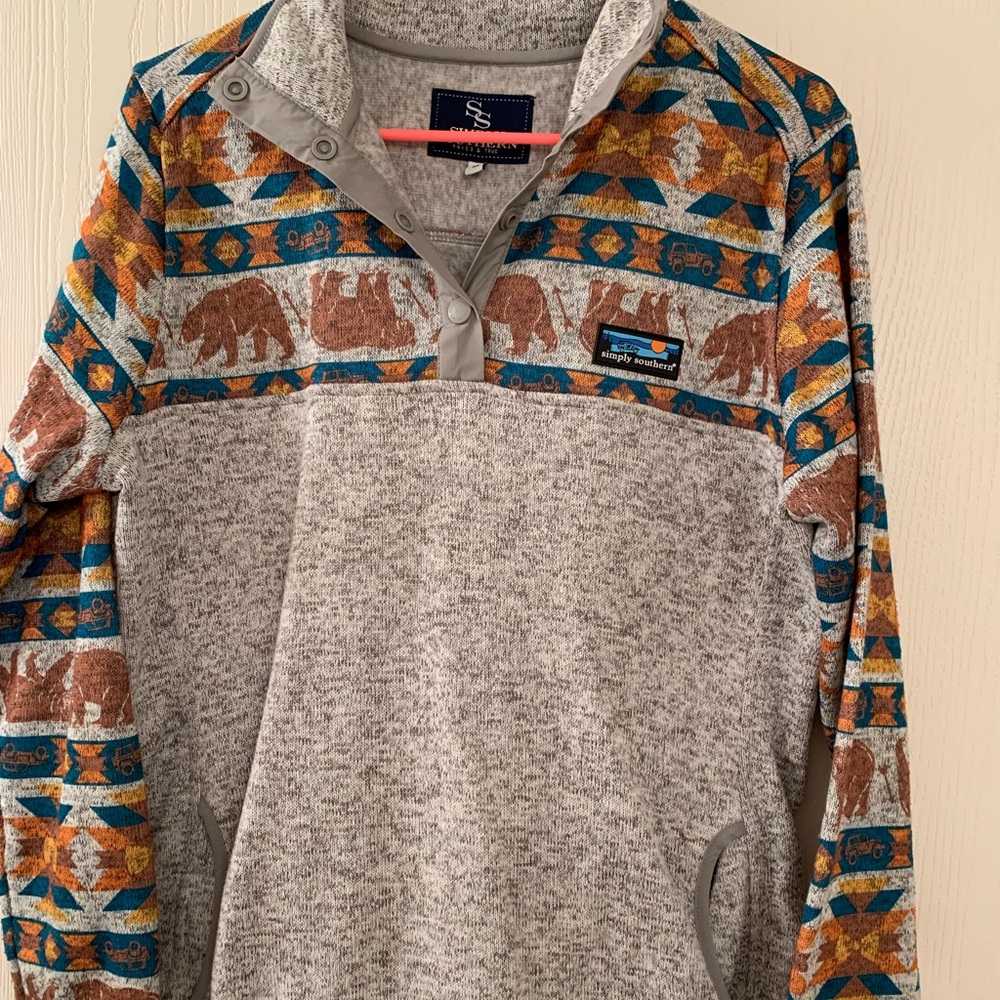 Simply southern pullover 🐻 🚙